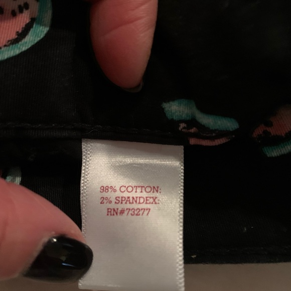 FREE with purchase SO watermelon shorts size 0 - Picture 5 of 5